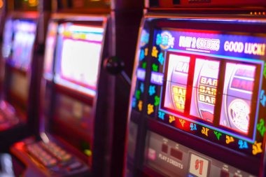 gila slot live-dealer studio with multilingual dealers